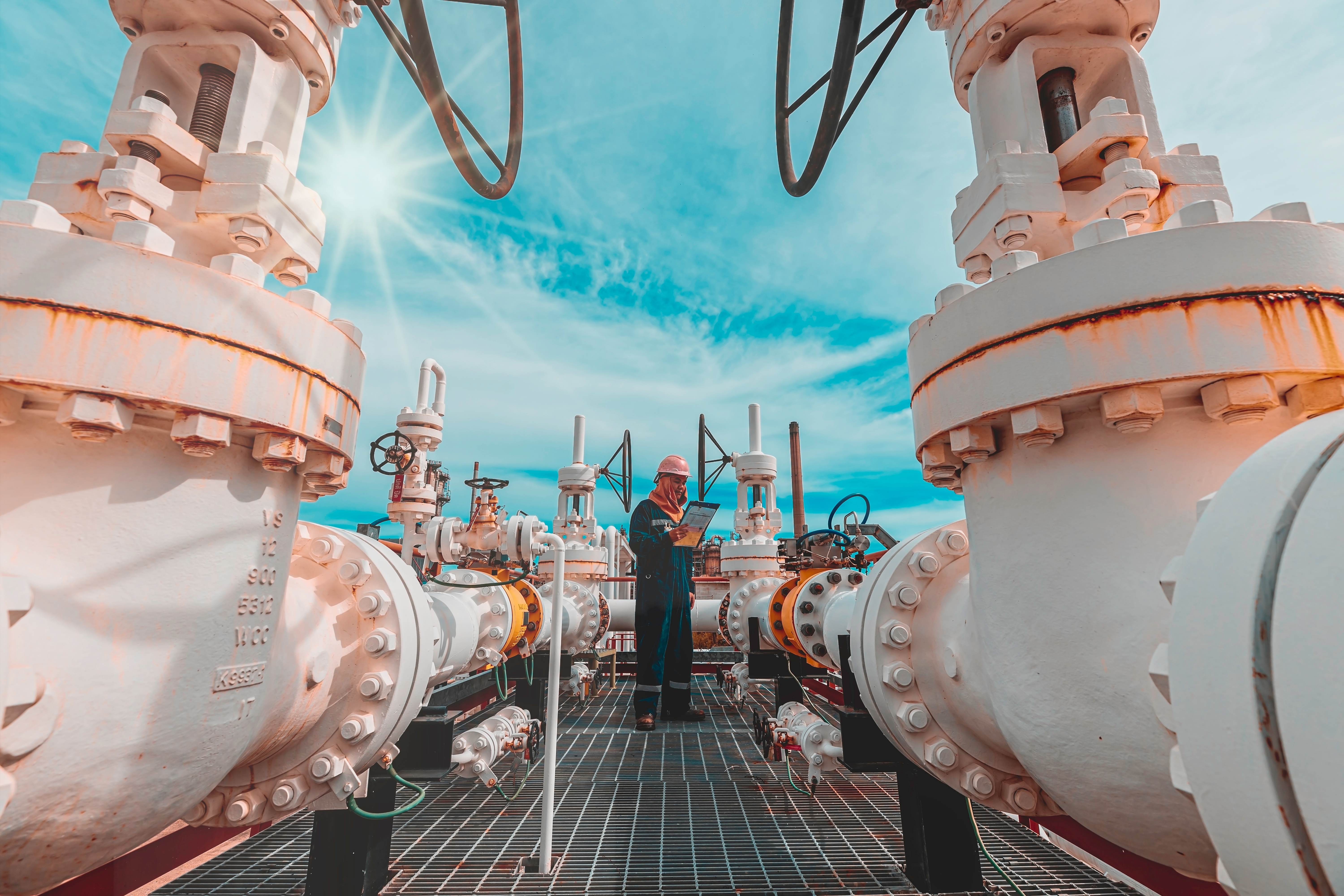 صمامات البترول وأنظمة التشغيل والتحكم